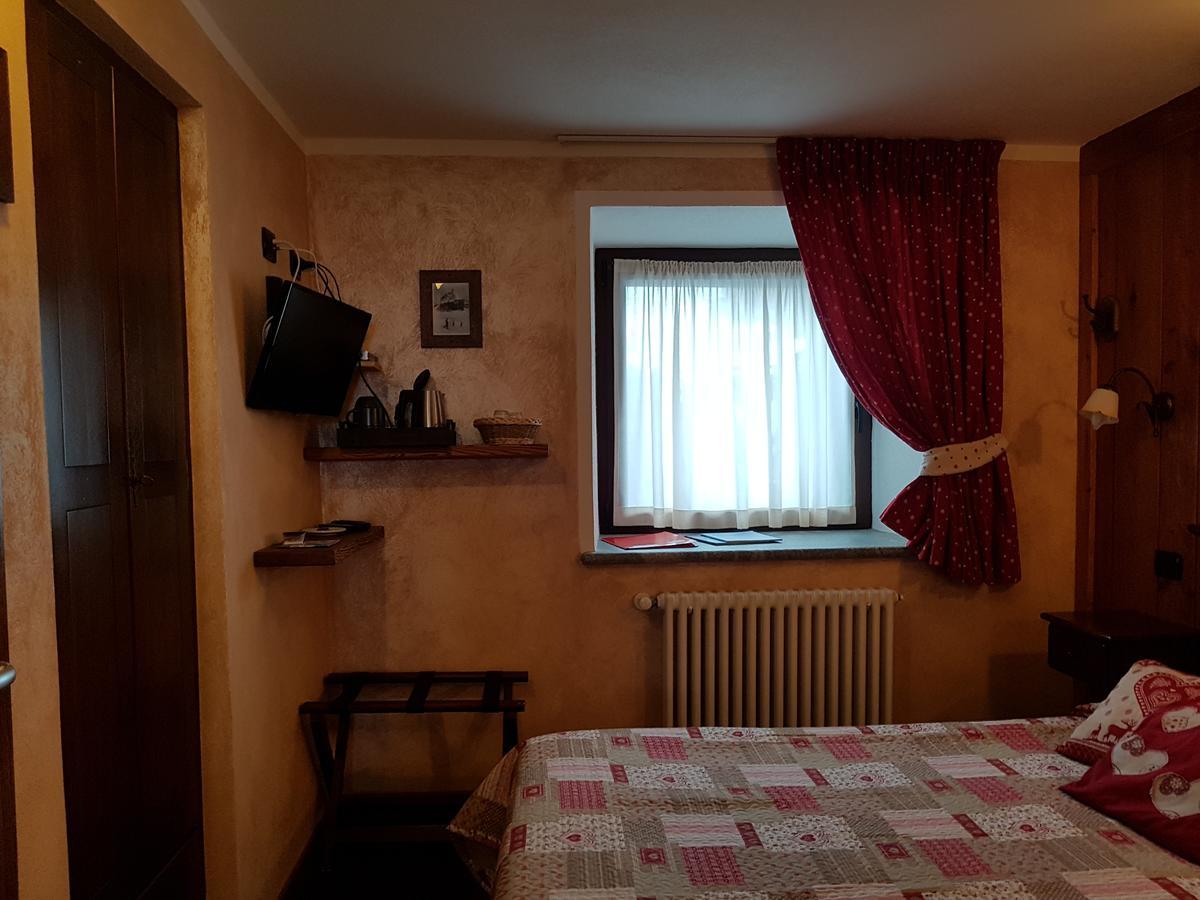 L'Ancien Paquier Chambre D'Hotes Valtournenche Exterior foto